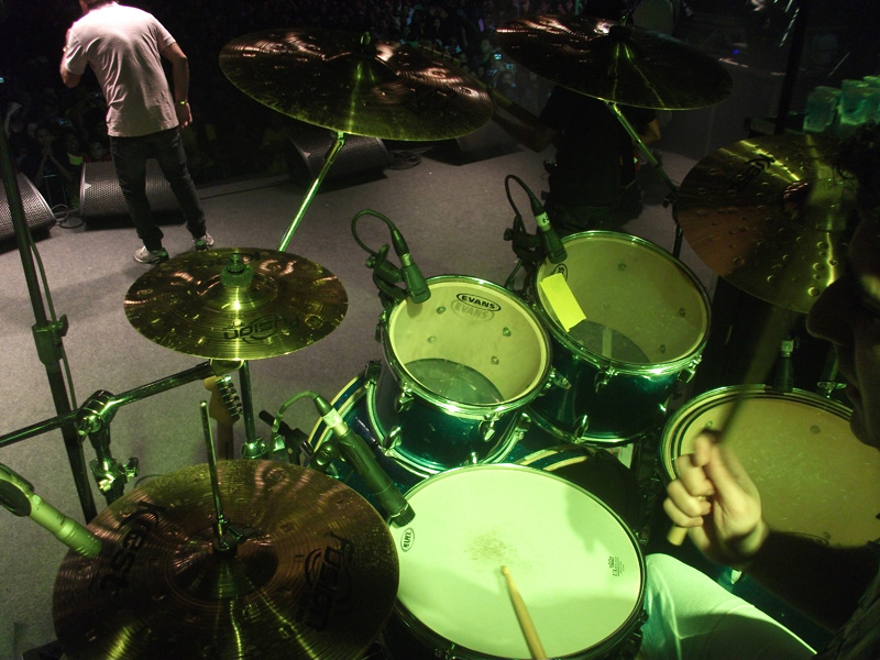 045