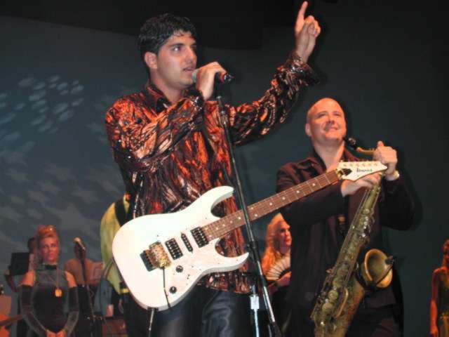 Guitarrista e saxofonista em destaque